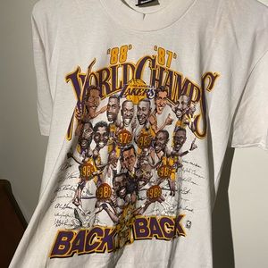 Vintage ‘88 Lakers shirt 🔥
